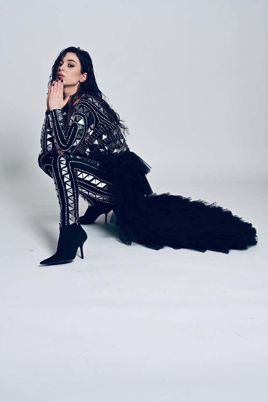 Victoria Bobal — editorial