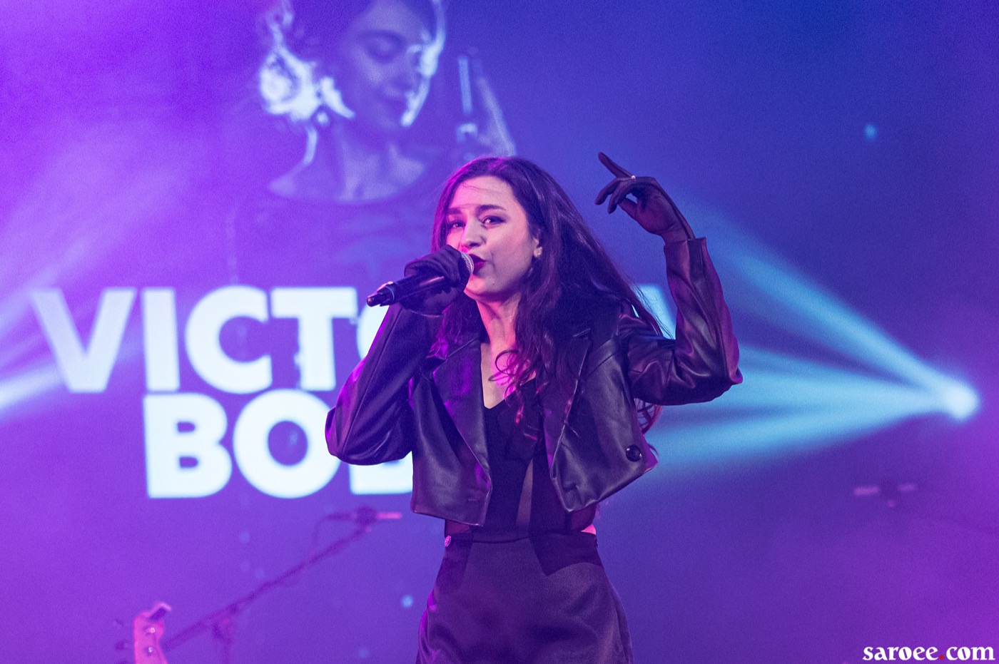 Victoria Bobal live på scen